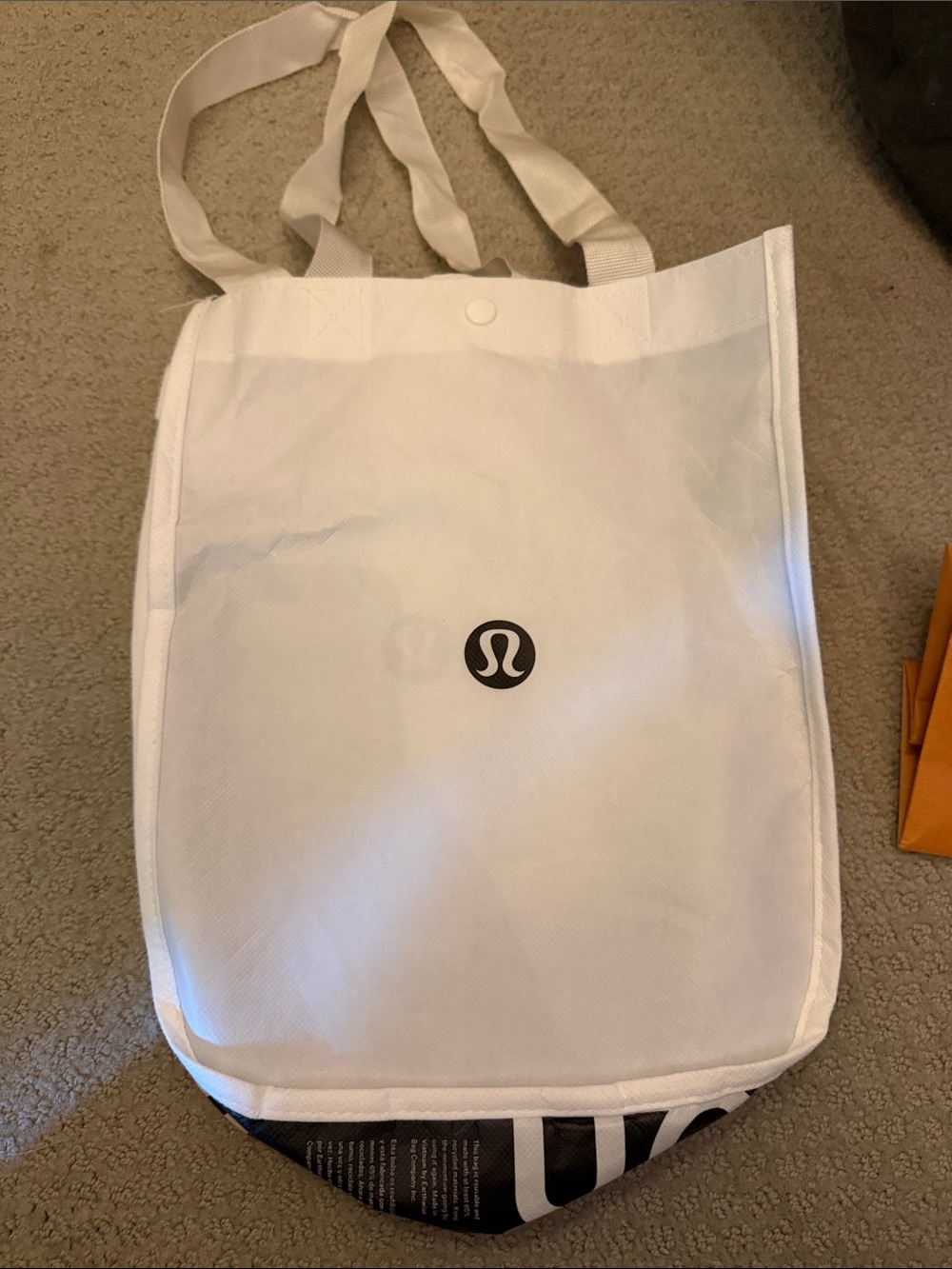 Lululemon reusable medium sized bag